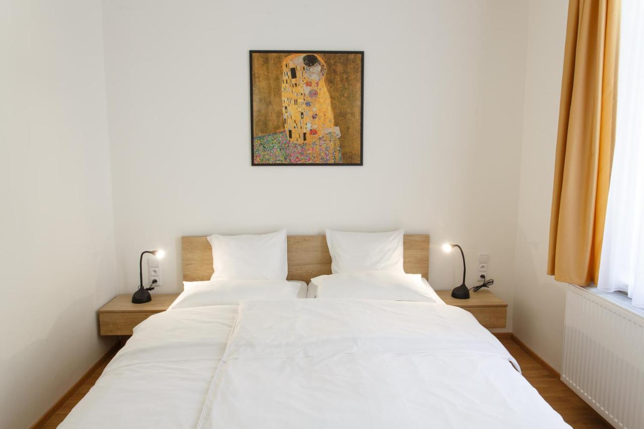 Apartments Villa Whitehouse اوسترافا المظهر الخارجي الصورة