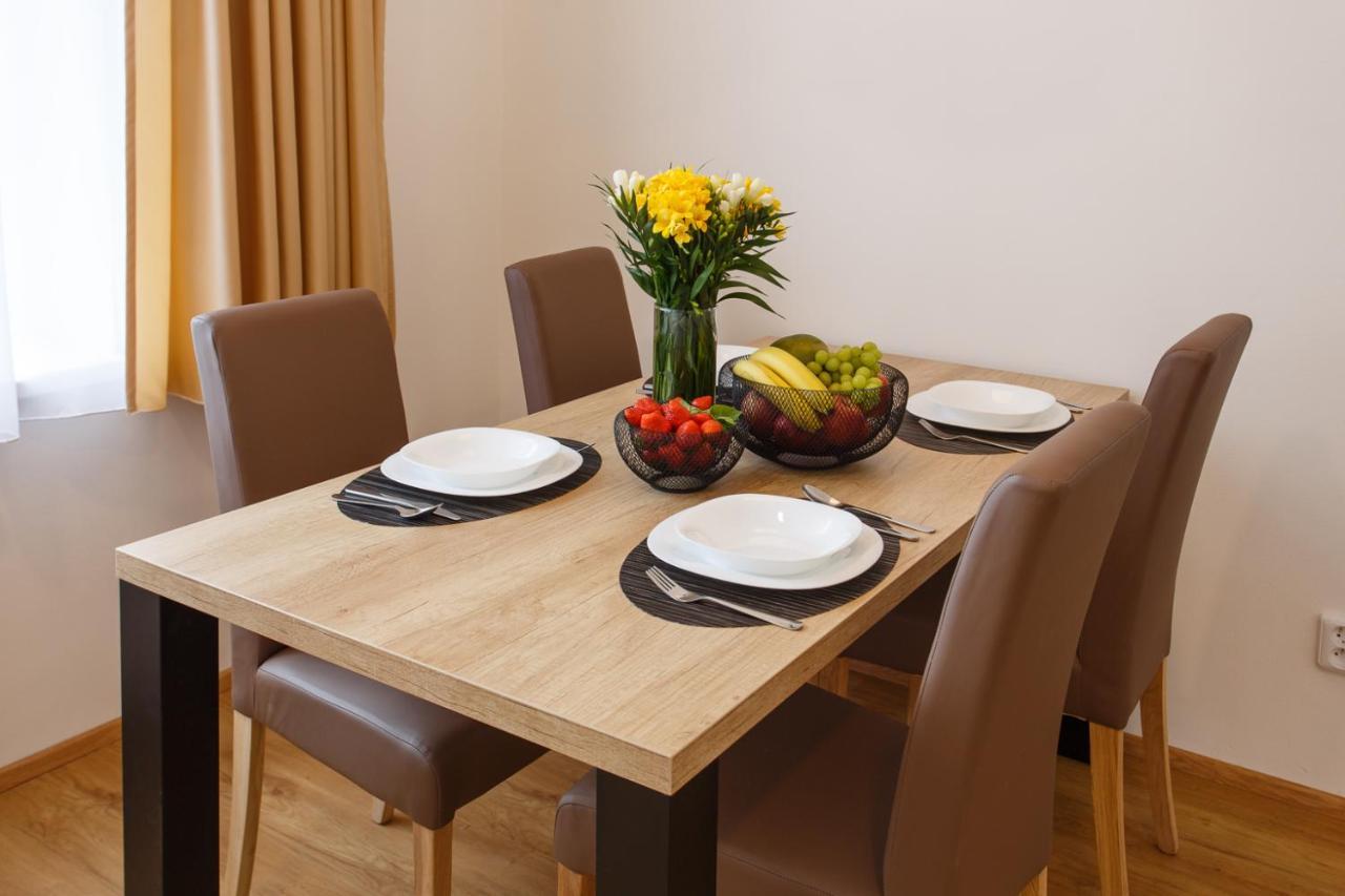 Apartments Villa Whitehouse اوسترافا المظهر الخارجي الصورة