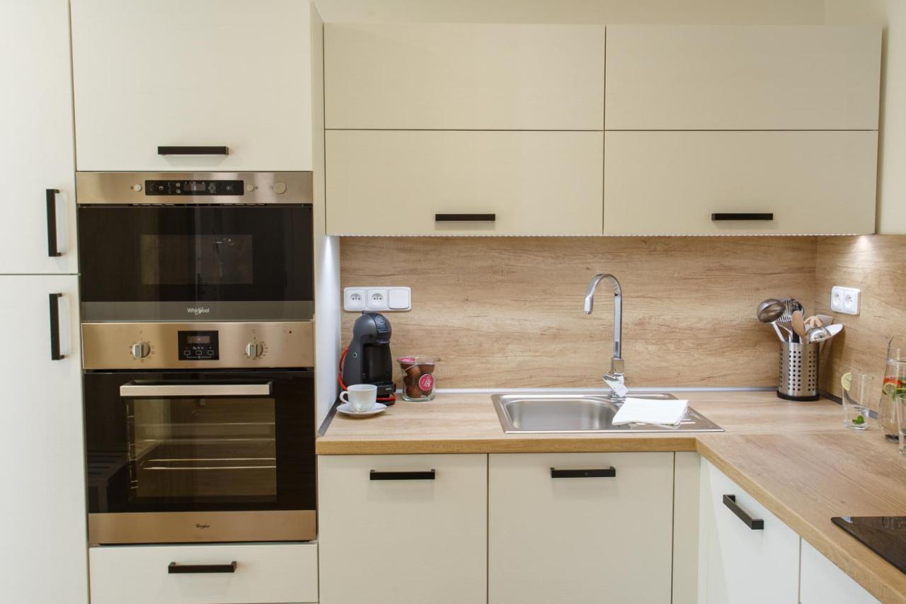 Apartments Villa Whitehouse اوسترافا المظهر الخارجي الصورة