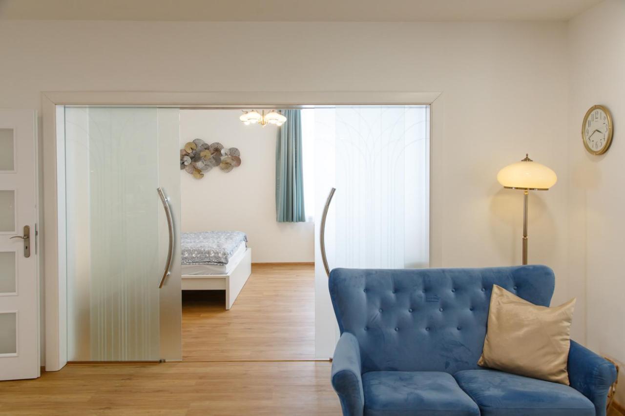Apartments Villa Whitehouse اوسترافا المظهر الخارجي الصورة