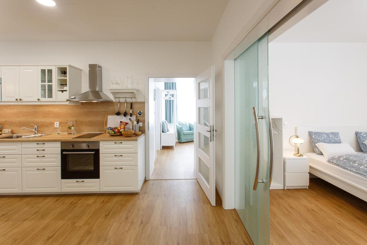 Apartments Villa Whitehouse اوسترافا المظهر الخارجي الصورة