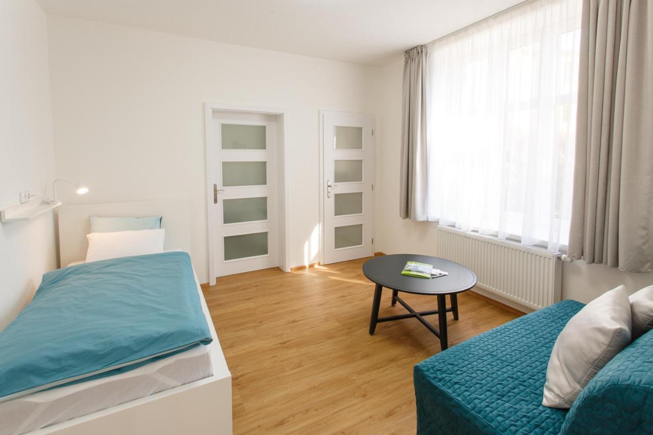 Apartments Villa Whitehouse اوسترافا المظهر الخارجي الصورة